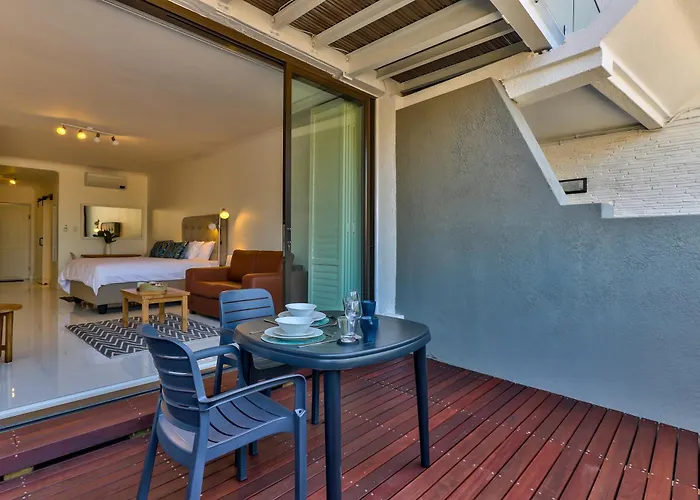 Seaside Retreat With Amazing Views And No Loadshedding