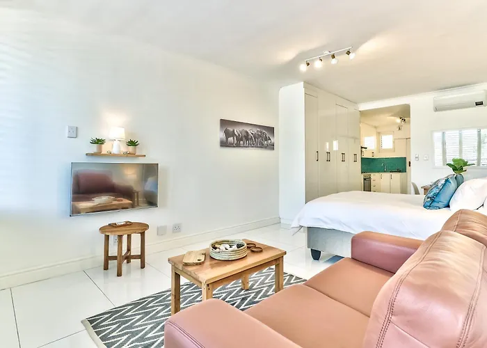 Seaside Retreat With Amazing Views And No Loadshedding