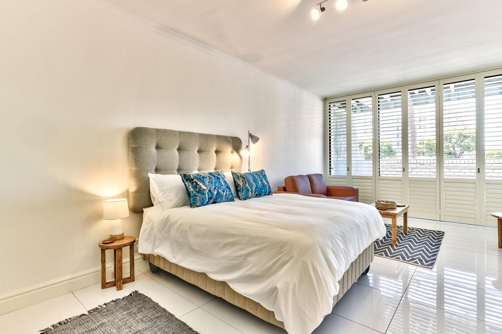Apartment Seaside Retreat With Amazing Views And No Loadshedding *
